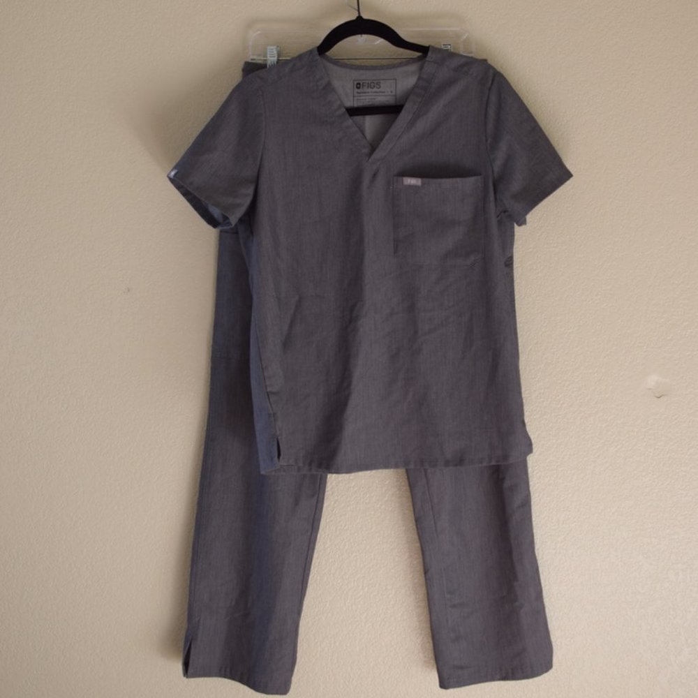 Figs grey scrub set